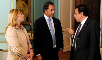Caffaro con Scioli y la ministra de Gobierno