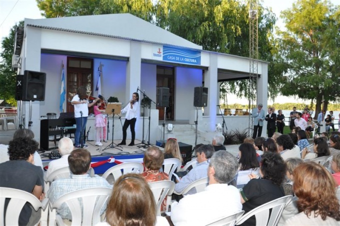 Se inauguró el Puente Levadizo y la Casa de la Cultura del Náutico