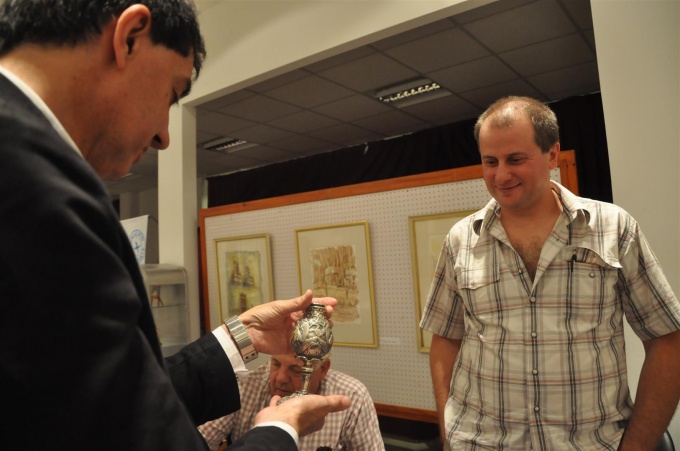 Se inauguro la muestra anual de “Plateria Gauchesca” en el Forum