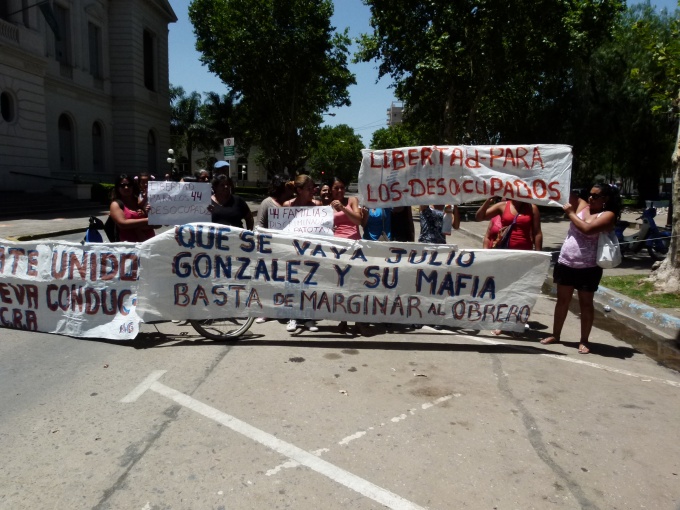 Familiares de los detenidos de UOCRA reclaman que sean liberados