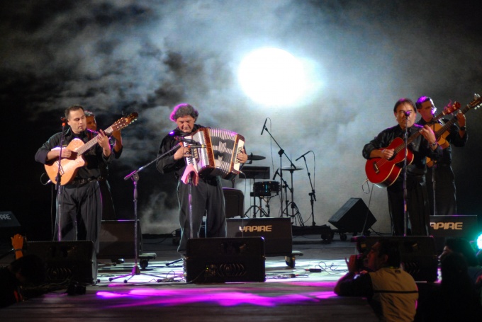 Organizan un festival de chamamé en Plaza Italia