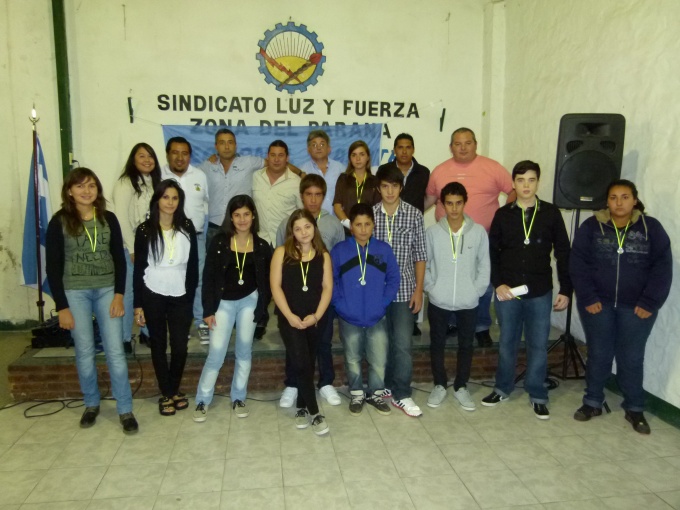 Se entregaron las becas “Saúl Ubaldini” a hijos de afiliados