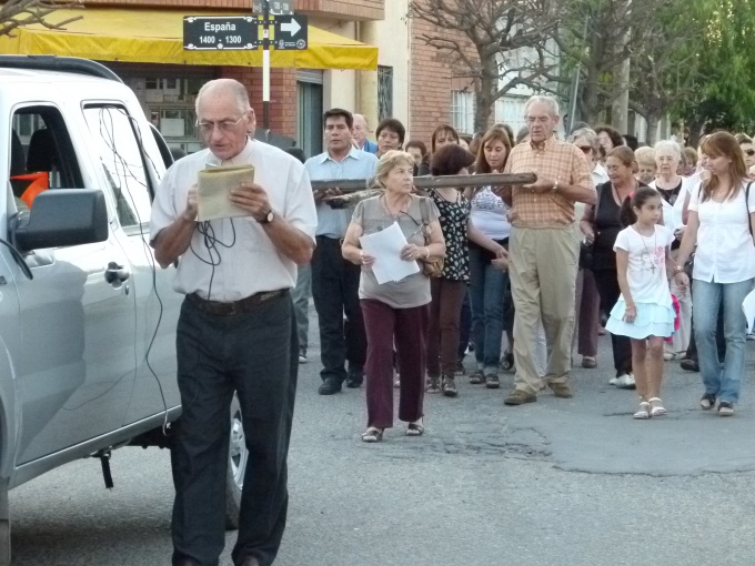 Se realizó el Vía Crucis en las parroquias
