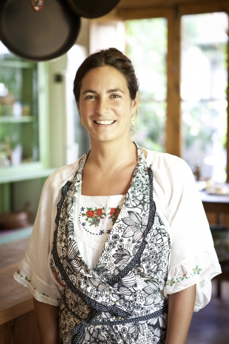 Juliana López May cocina en la expo de Tenaris