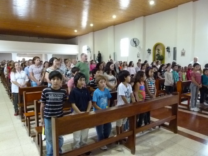 La misa en la Parroquia de Villa Massoni.