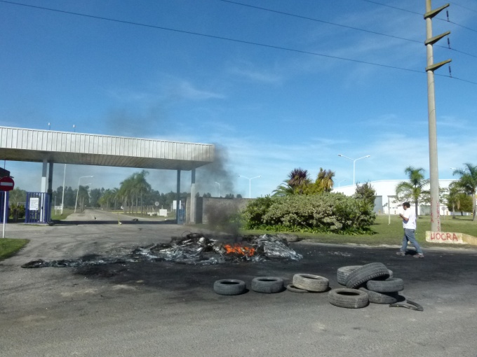 Despidieron a 70 obreros de FAPLAC y el gremio podría llamar a paro general