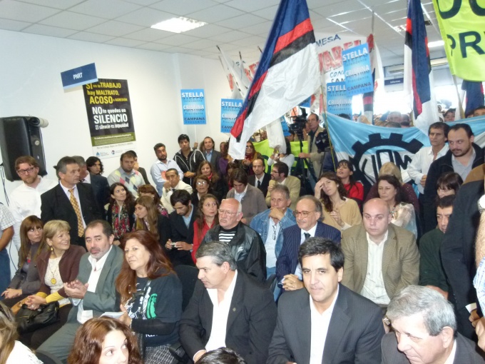 Organizaciones sindicales acompañaron la apertura del local.