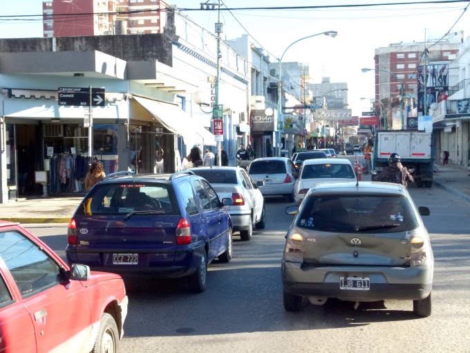 Remiseros y taxistas esperan convocatoria de autoridades
