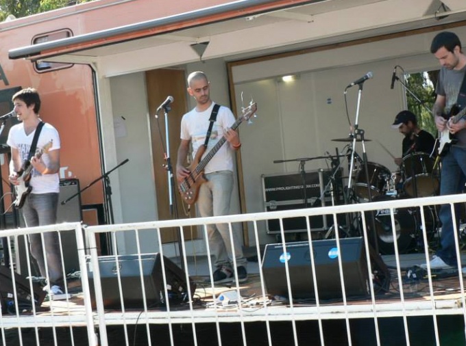 La banda “Motivos Olvidables” se presenta mañana en Zárate