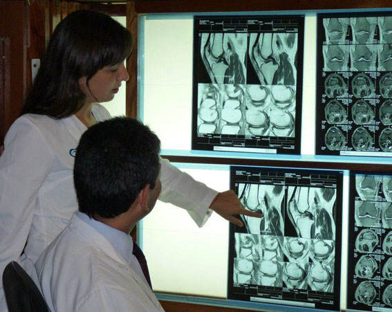 Organizan seminario para médicos de Resonancia Nuclear en columna lumbar