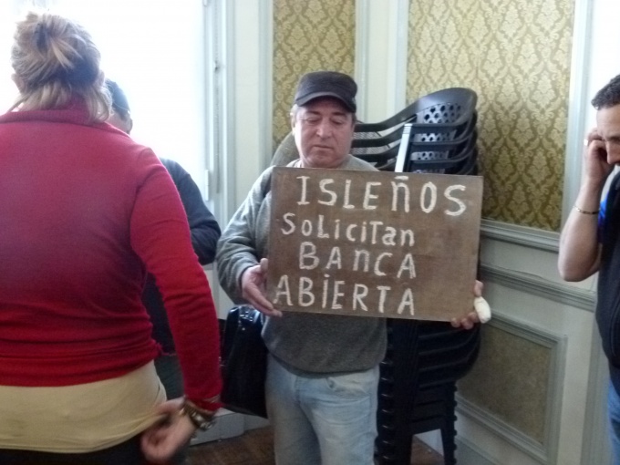 Vecinos de la isla reclaman el uso de la Banca Abierta