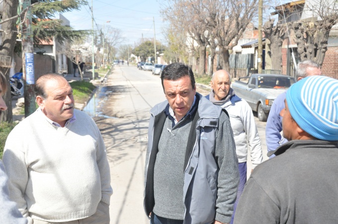 Comienzan trabajos de ampliación de calle Mitre y de repavimentación en Juana María