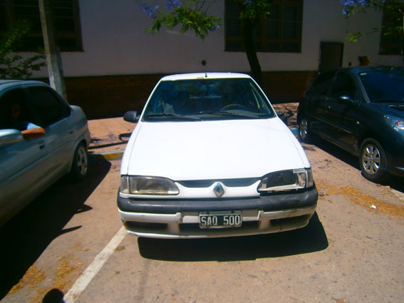 El Renault 19 que había sido robado.