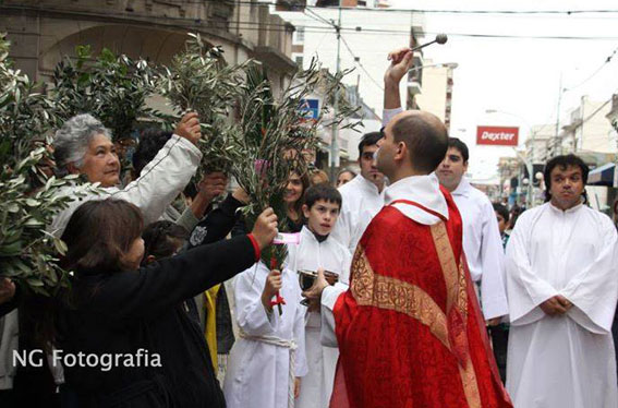 Bendición de los olivos en Justa Lima e Ituzaingó.