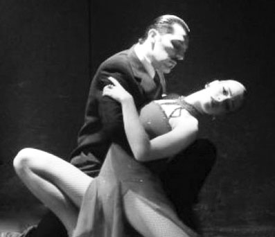 Los bailarines Karen Digiovanni y Luciano Cáceres.