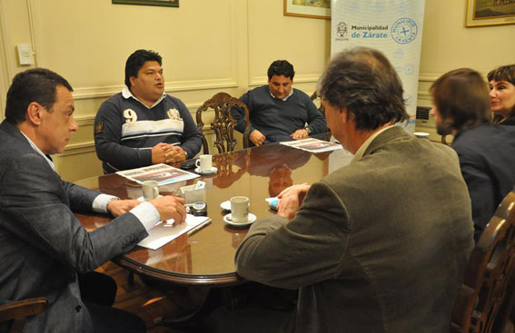 La reunión en el Municipio.