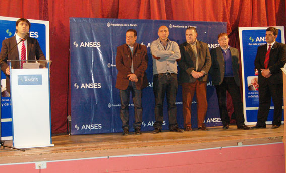Bossio en el acto en la Mesa Coordinadora.