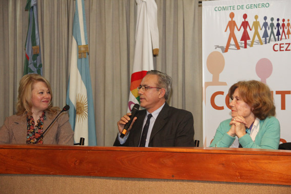 La charla estuvo a cargo del Prof. Sergio Robles.