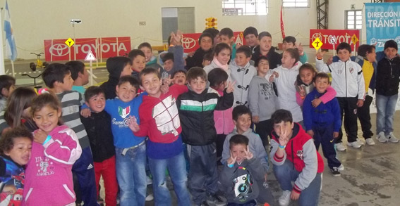 Chicos que asisten a los CEPAM participaron de las jornadas en el Club Náutico Arsenal.