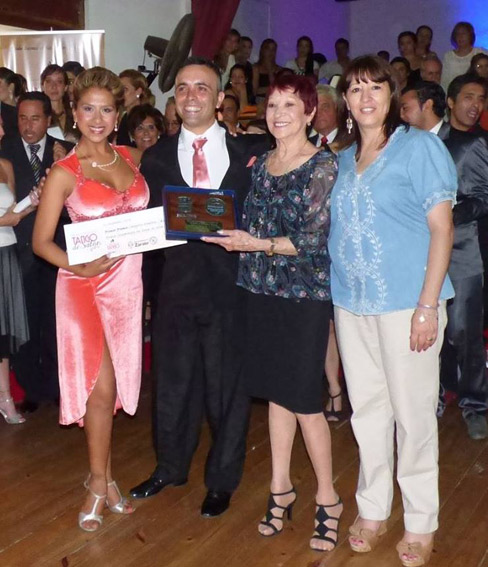 1er. premio (menores): Emanuel Pomilio y Danitza Maldonado, con María Nieves y Moyano.