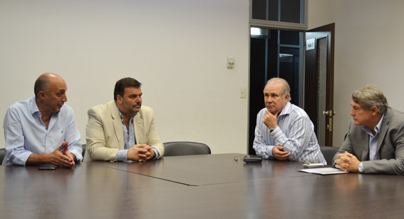 El legislador bonaerense en la reunión de la bicameral.