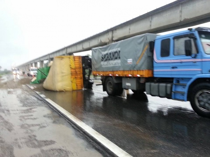 El vehículo transportaba alimento balanceado.