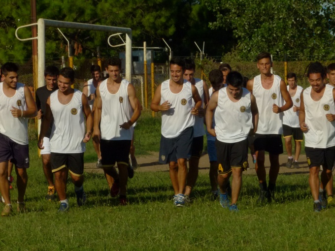 Sarmiento lleva a cabo la última parte de la preparación en su campo de deportes