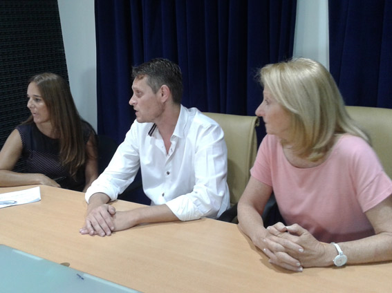 Pilar Luna, Matías Enz y Mirta Giordano en la conferencia de prensa.