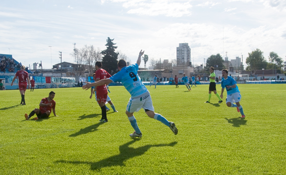 Martín Gianfelice abrió el marcador.
