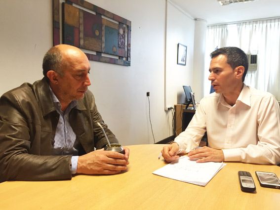 Torres con el funcionario provincial.