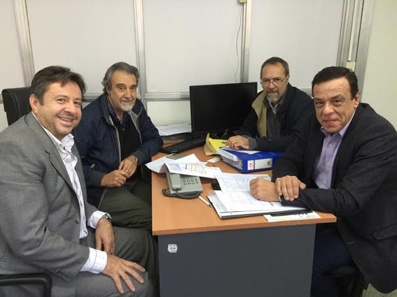 Ernesto Coronado, Carlos Zabala, Gustavo Queralt y el intendente Cáffaro en reunión en La Plata.