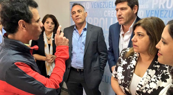Henrique Capriles con los diputados provinciales de Cambiemos, entre ellas la legisladora zarateña.