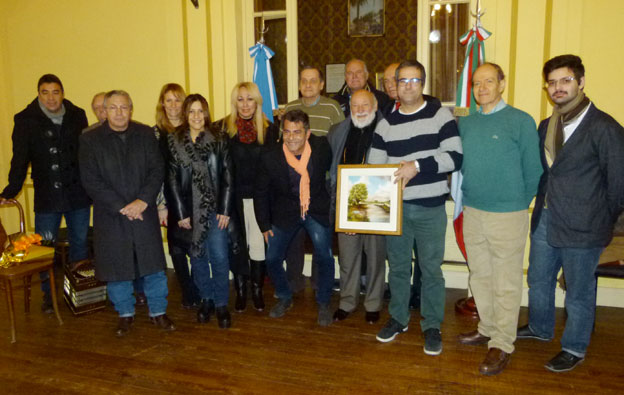 La reunión se realizó en el salón de fiestas de la Sociedad Italiana.