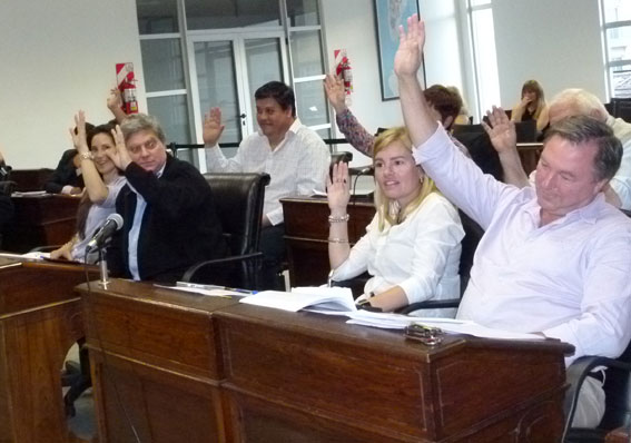 Concejales del Frente Renovador y de Cambiemos en la última sesión.
