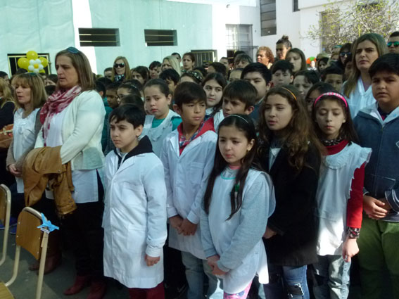 El acto en la Escuela 10.