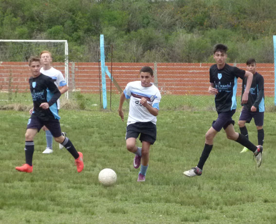 Defensores Unidos enfrentó a Atlas en las divisiones juveniles de Primera "C" de AFA.