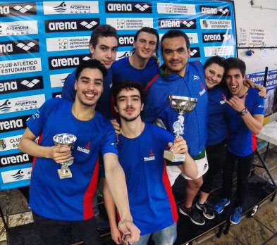 Los nadadores de Náutico en el podio (foto prensa CNZ)