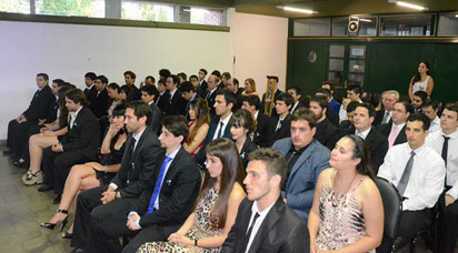 Los egresados recibieron el viernes pasado sus diplomas en la FRD.