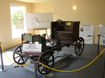 El primer automóvil argentino.