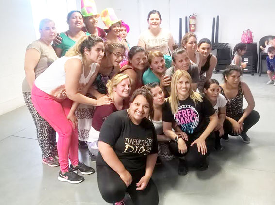 El taller de Danzas modernas en el barrio España.