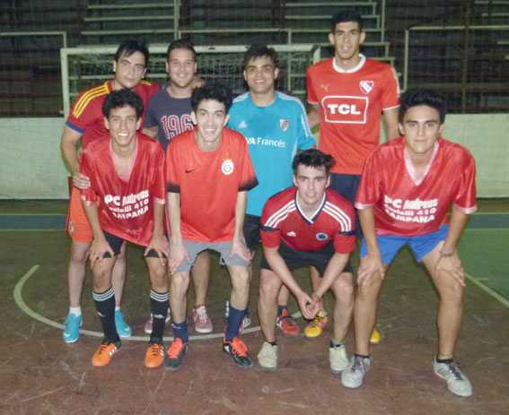 El equipo de Burkibo jugará esta noche en el campeonato local de FUTSAL en Paraná.