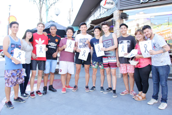 Jóvenes de la Juventud Radical y de Cambiemos que participaron de la actividad en el Centro.