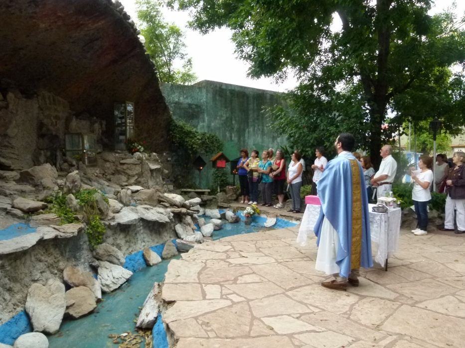 Celebración del día de la Virgen de Lourdes