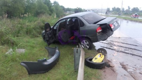 Pasajeras salen despedidas de un remis en un violento accidente en Ruta 6