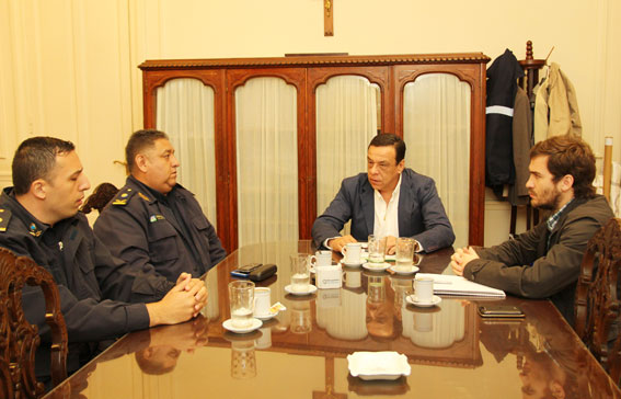 Cáffaro-con-Policía