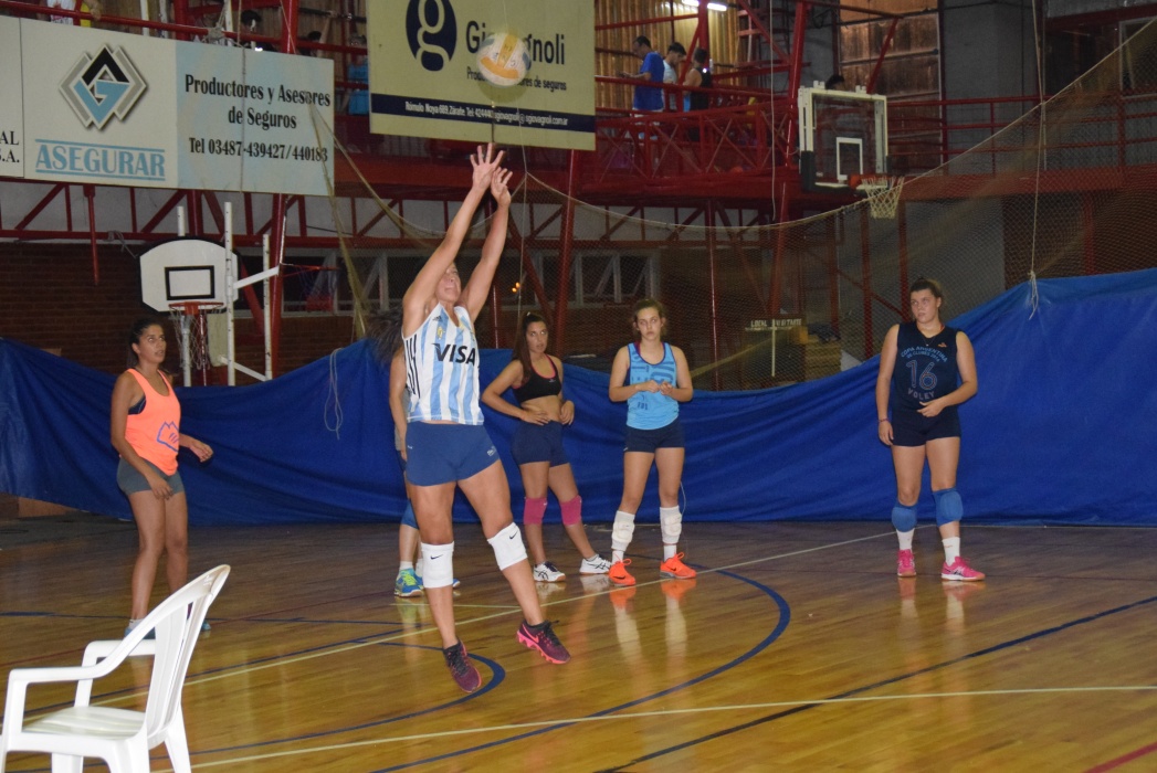 Voleibol: El plantel de Náutico sigue con sus entrenamientos