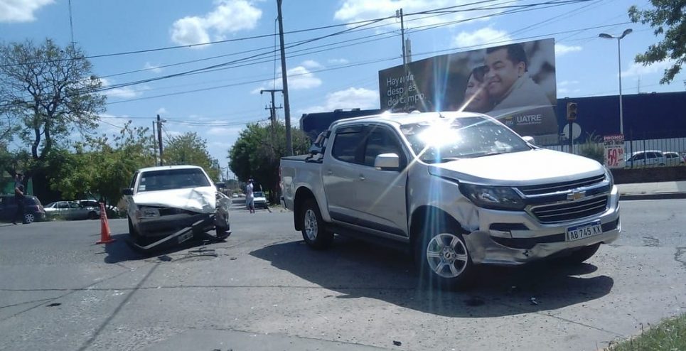 Una mujer herida en un violento choque en Lavalle y Laprida | La Voz de ...