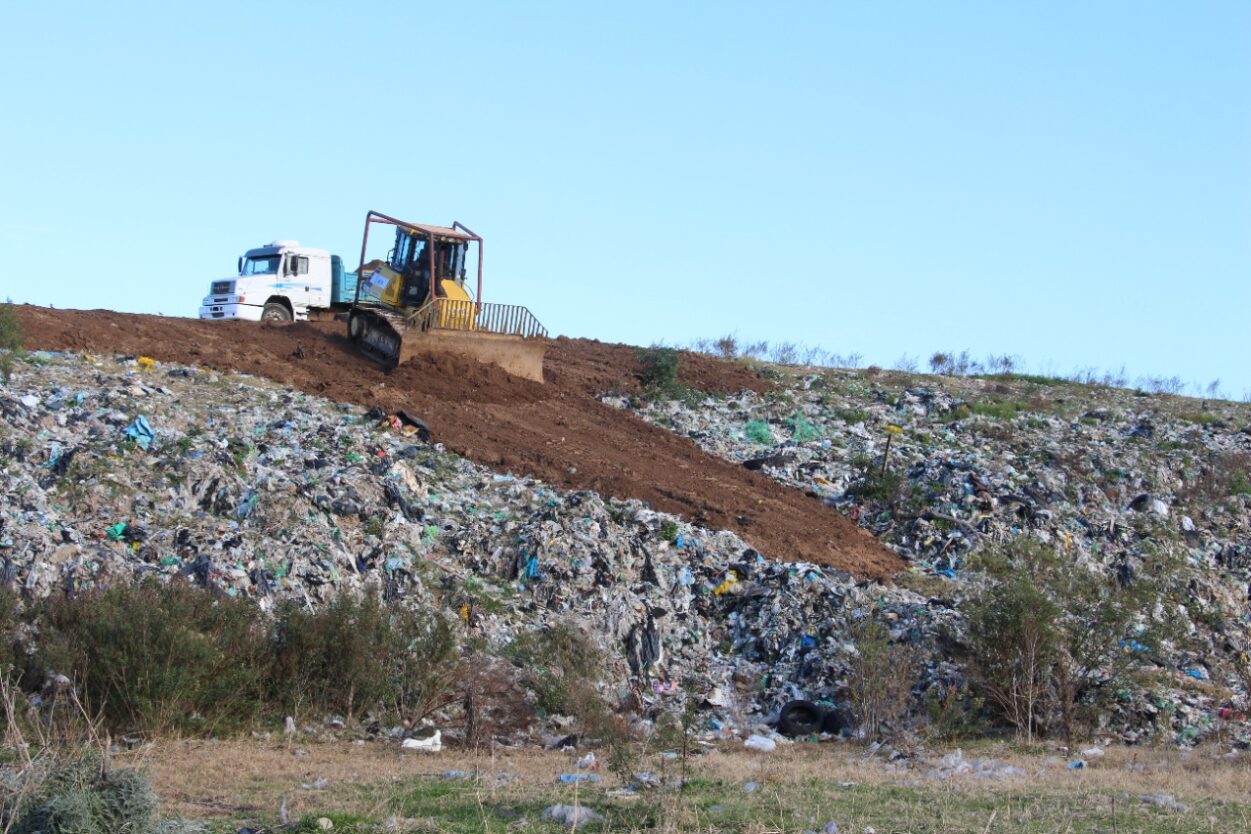 primer-vuelco-de-residuos-4