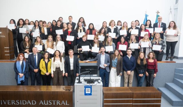 4 - Primeros graduados Diplomatura