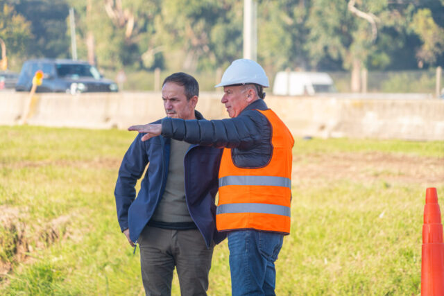 ABELLA RECORRIÓ LA OBRA DEL ACCESO AL PARQUE INDUSTRIAL (2)